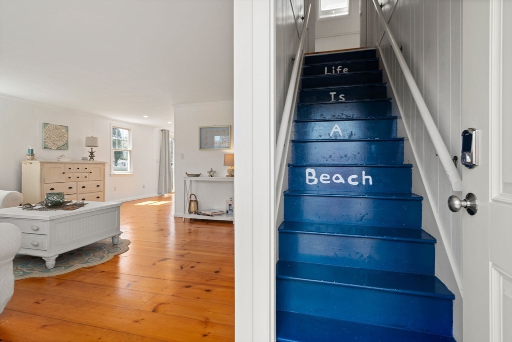 16 Eldona Ave