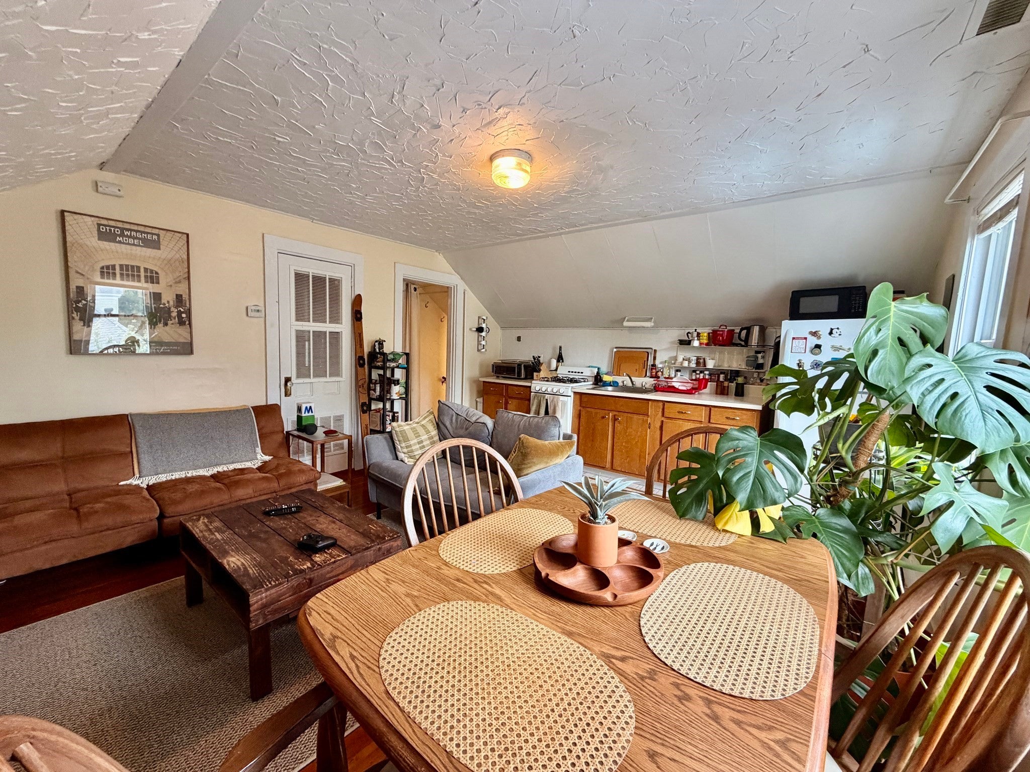 35 Danforth St 3