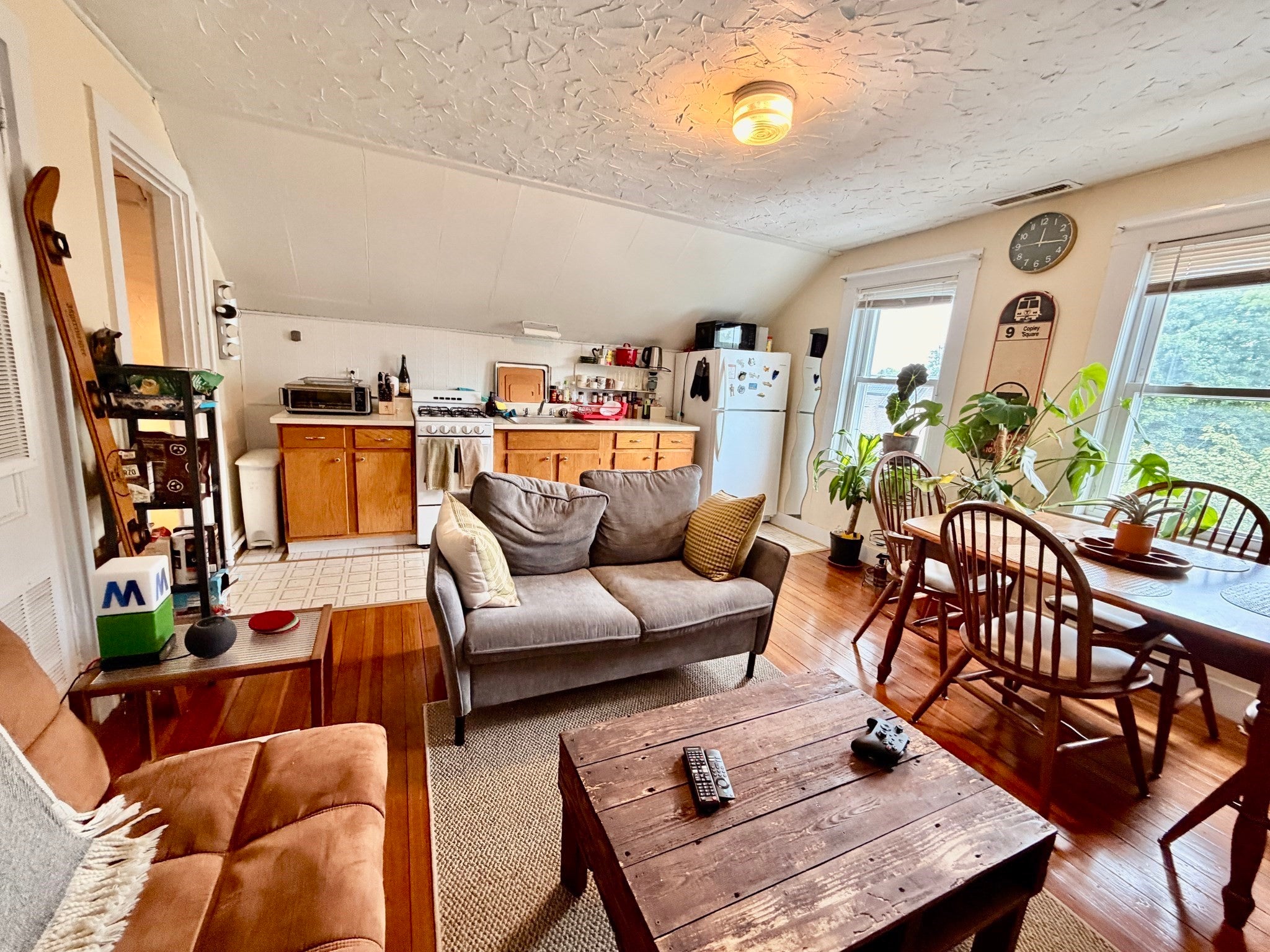 Click for 35 Danforth St #3, Boston, MA slideshow
