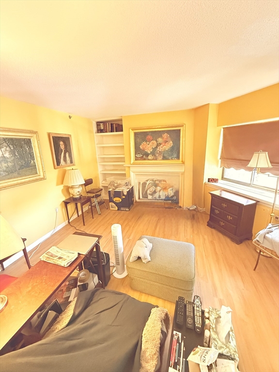 300 Lynn Shore Drive 207