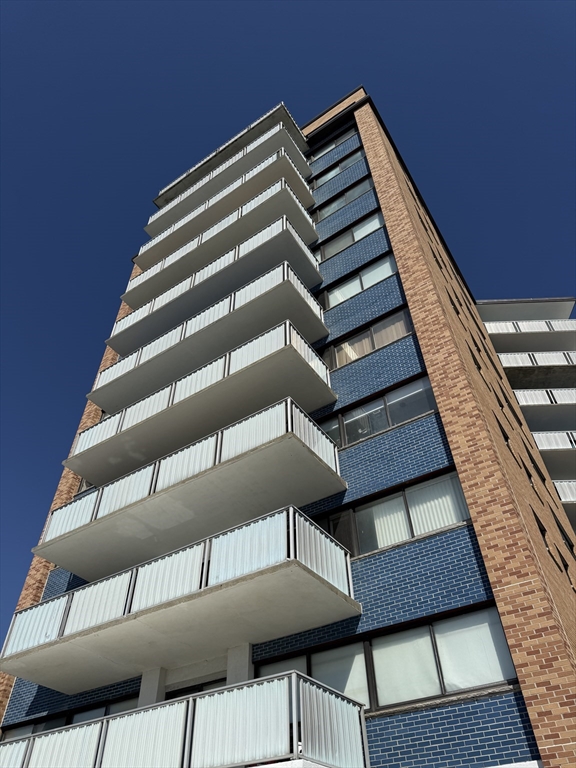300 Lynn Shore Drive 207
