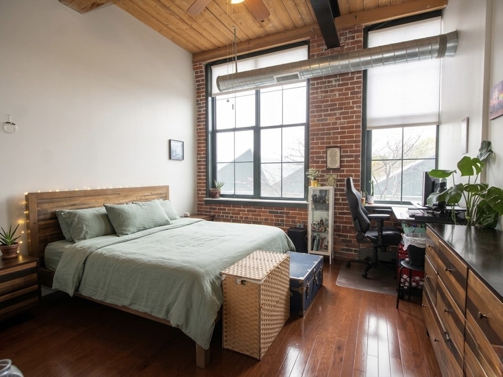 160 Fremont St 317