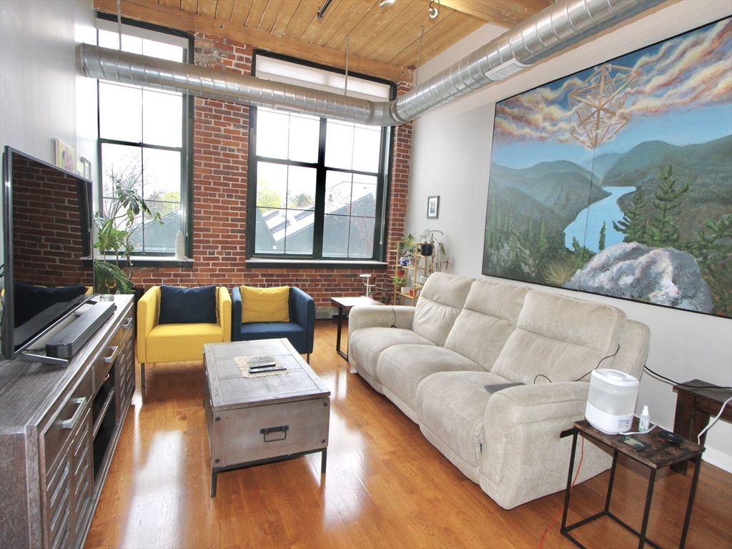 160 Fremont St 317
