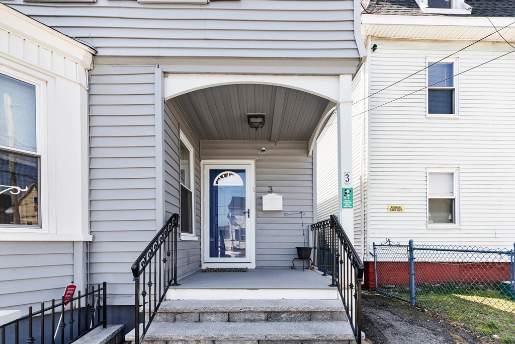 3 Lander Street