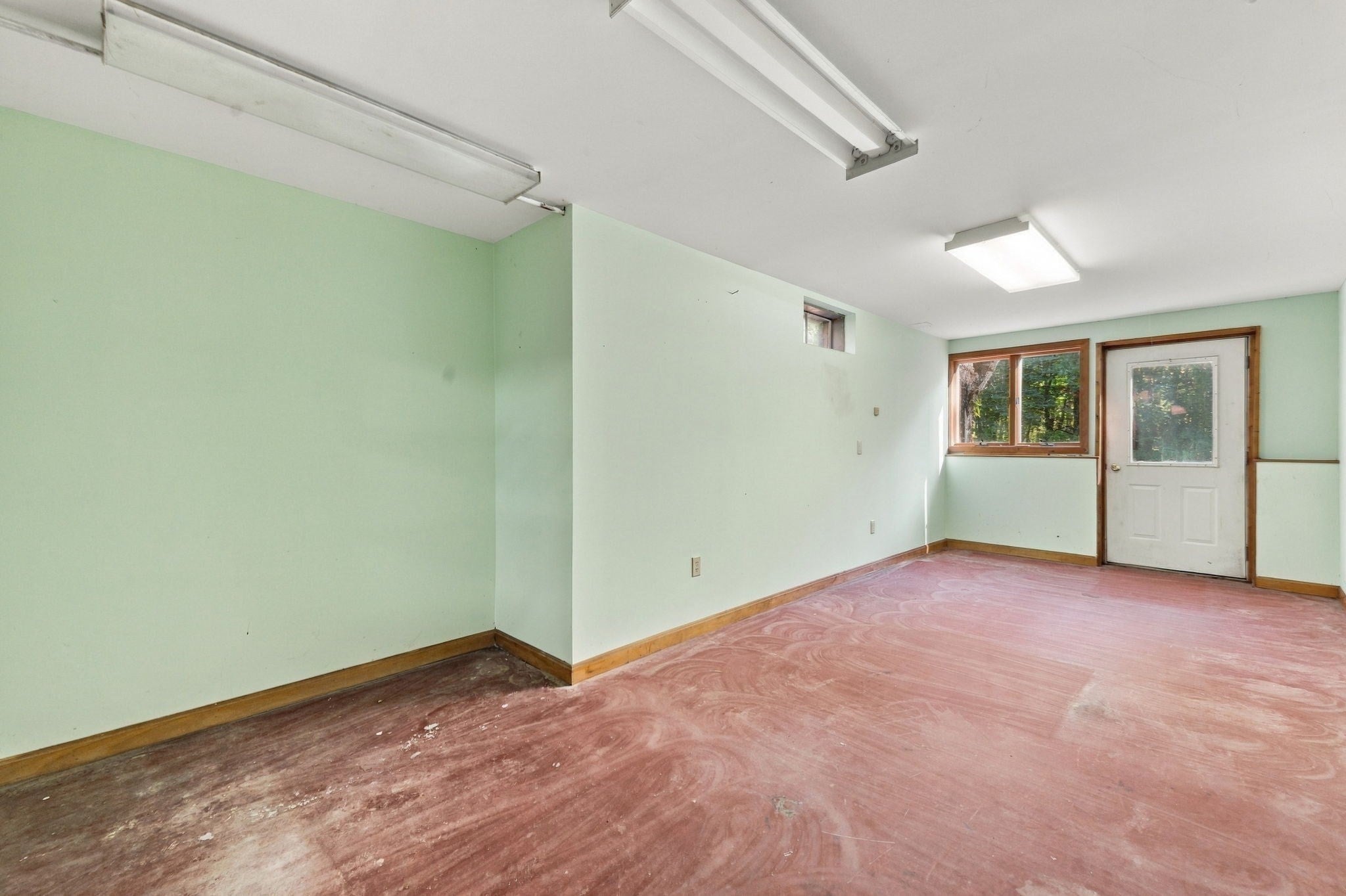 113 Kilburn St, Lunenburg, MA Photo #36