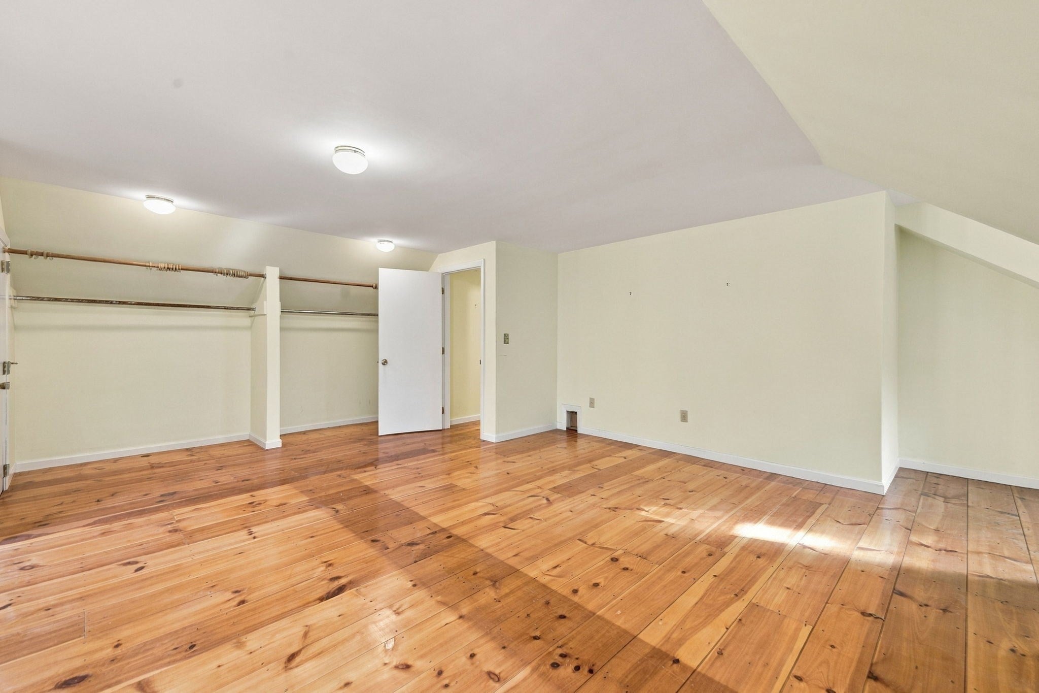 113 Kilburn St, Lunenburg, MA Photo #30