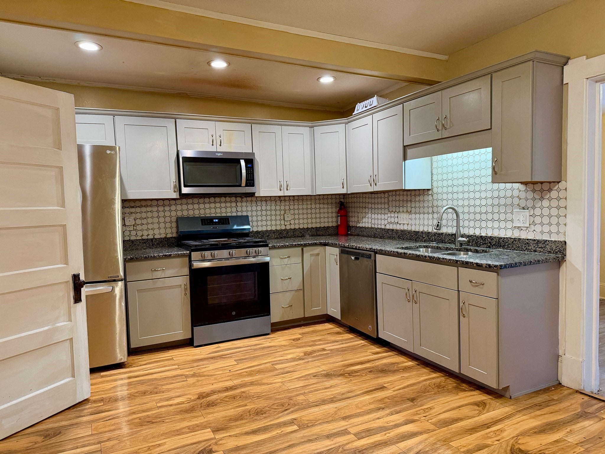 173 Albemarle St, Springfield, MA Photo #9
