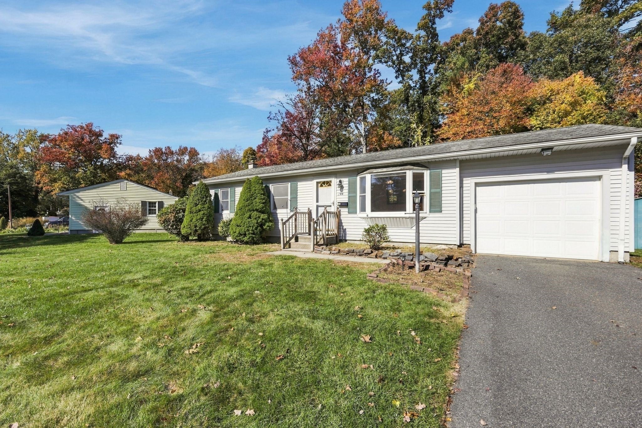 286 Peekskill Ave, Springfield, MA Photo #1