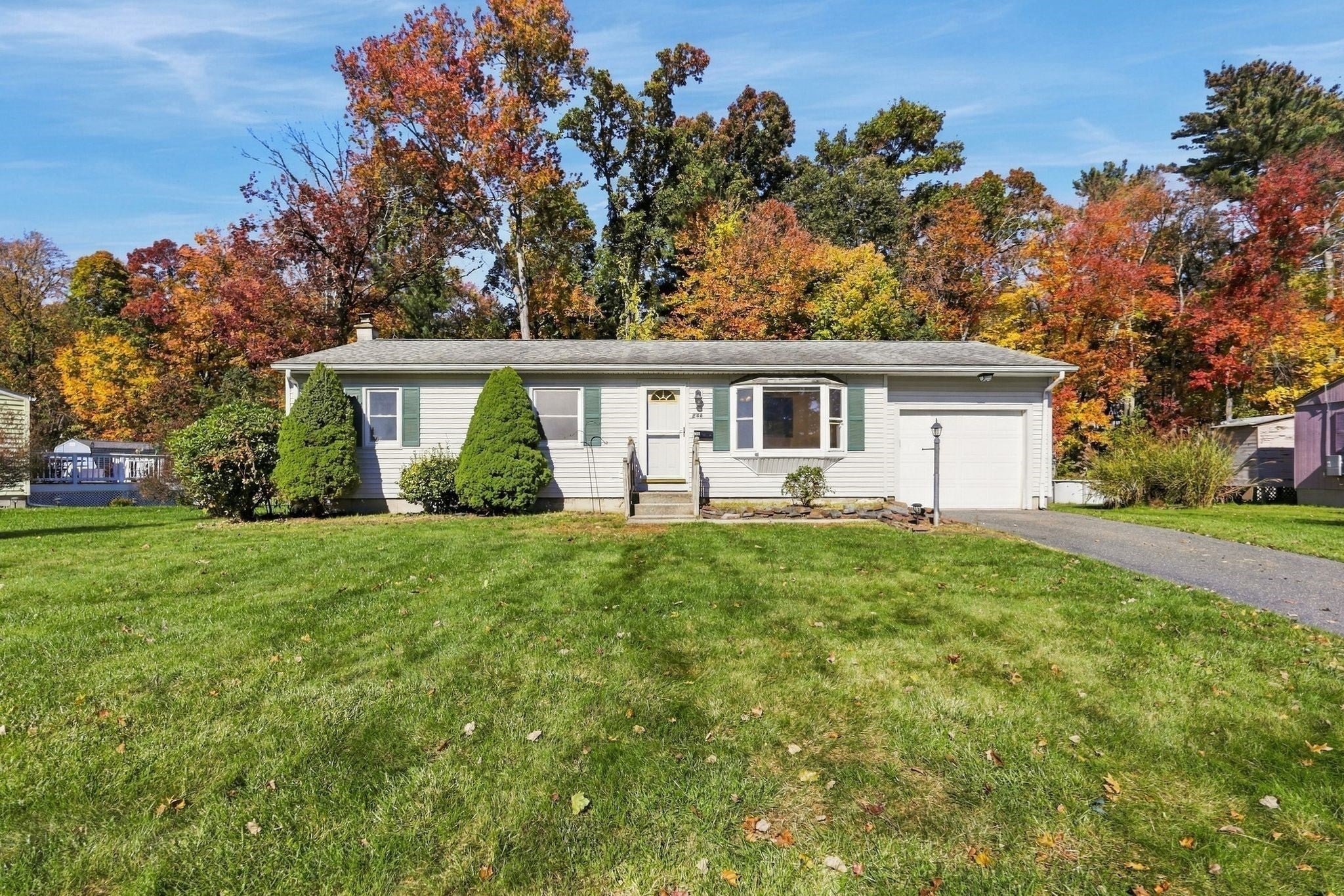 286 Peekskill Ave, Springfield, MA Photo #2