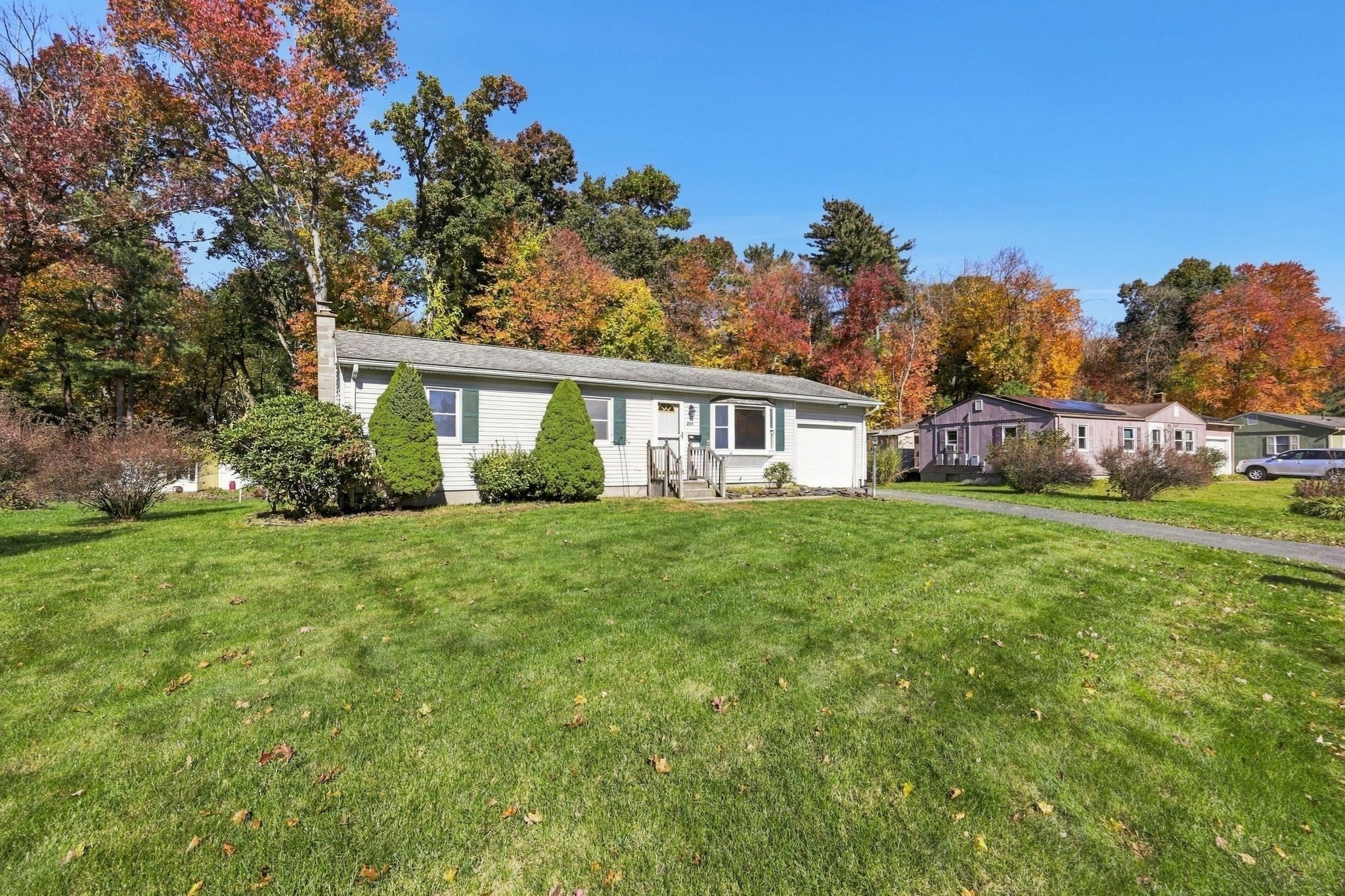 286 Peekskill Ave, Springfield, MA Photo #32