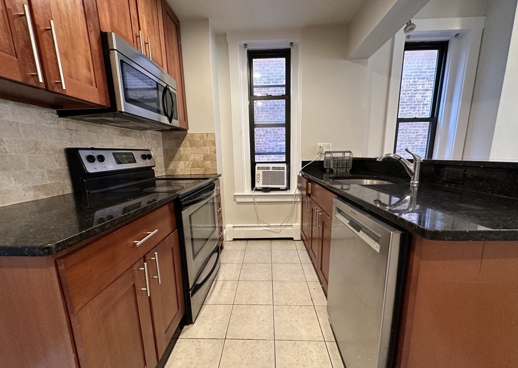 15 St. Germain St 1