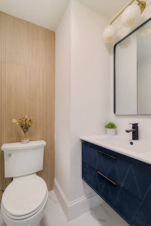 Somerville, Massachusetts 02143, United States, 4 Bedrooms Bedrooms, ,3 BathroomsBathrooms,Residential,Contingent,246045