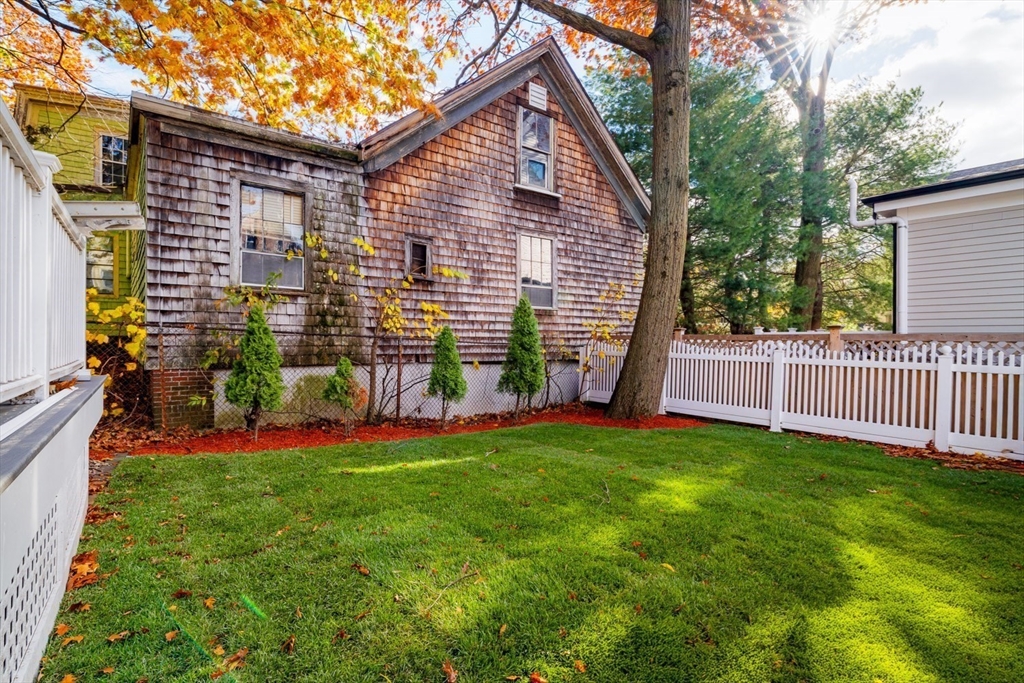 Somerville, Massachusetts 02143, United States, 4 Bedrooms Bedrooms, ,3 BathroomsBathrooms,Residential,Contingent,246045