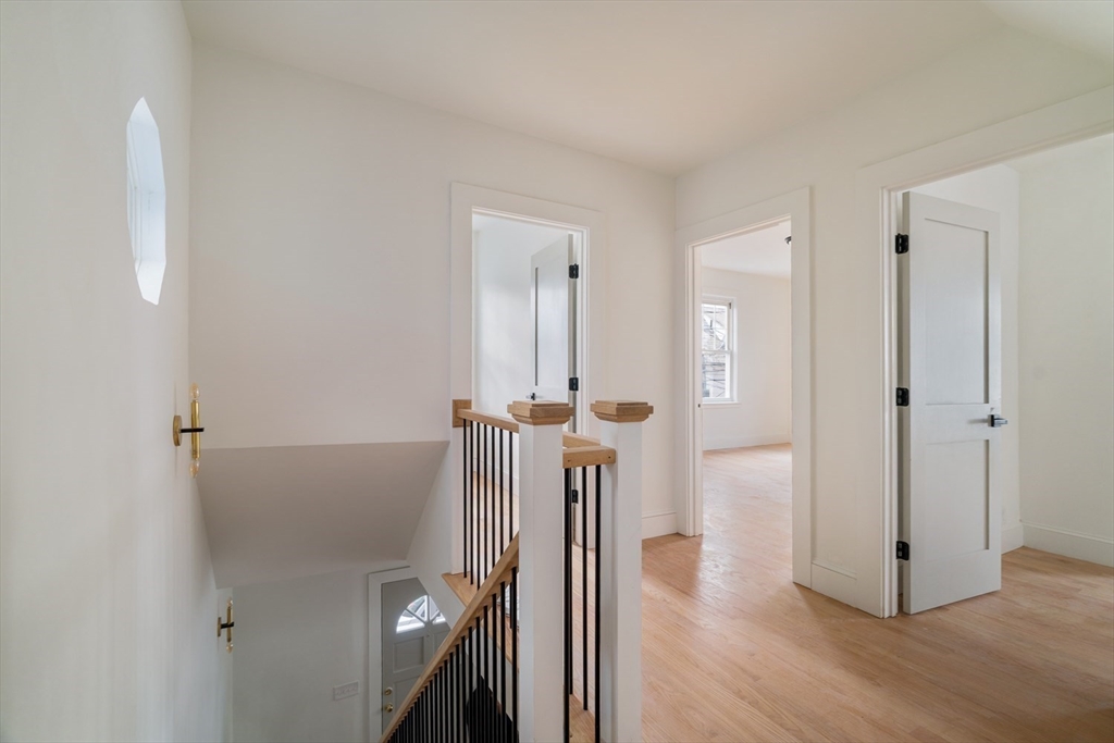 Somerville, Massachusetts 02143, United States, 4 Bedrooms Bedrooms, ,3 BathroomsBathrooms,Residential,Contingent,246045