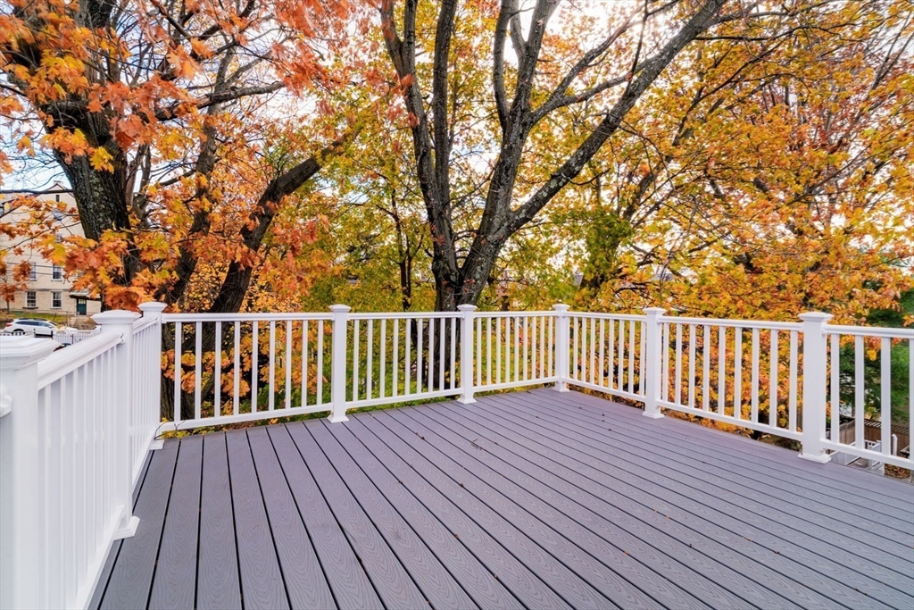 Somerville, Massachusetts 02143, United States, 4 Bedrooms Bedrooms, ,3 BathroomsBathrooms,Residential,Contingent,246045