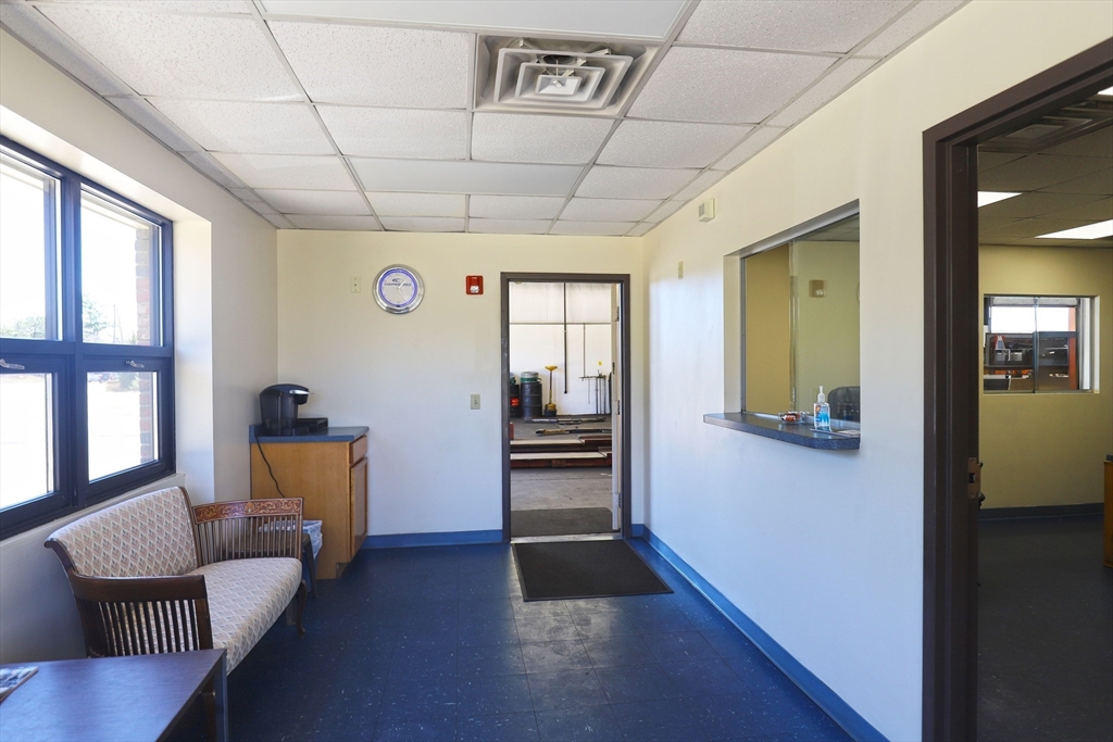 606-610 Macarthur Blvd