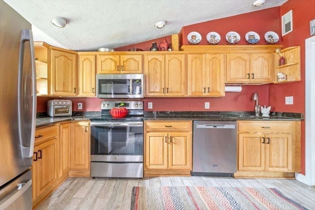 18 Carol Ave, Pembroke, MA, 18 Carol Ave, Pembroke, MA Photo #6