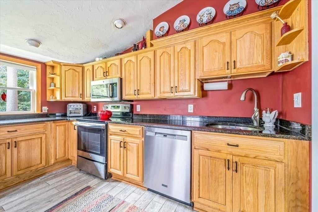 18 Carol Ave, Pembroke, MA, 18 Carol Ave, Pembroke, MA Photo #7