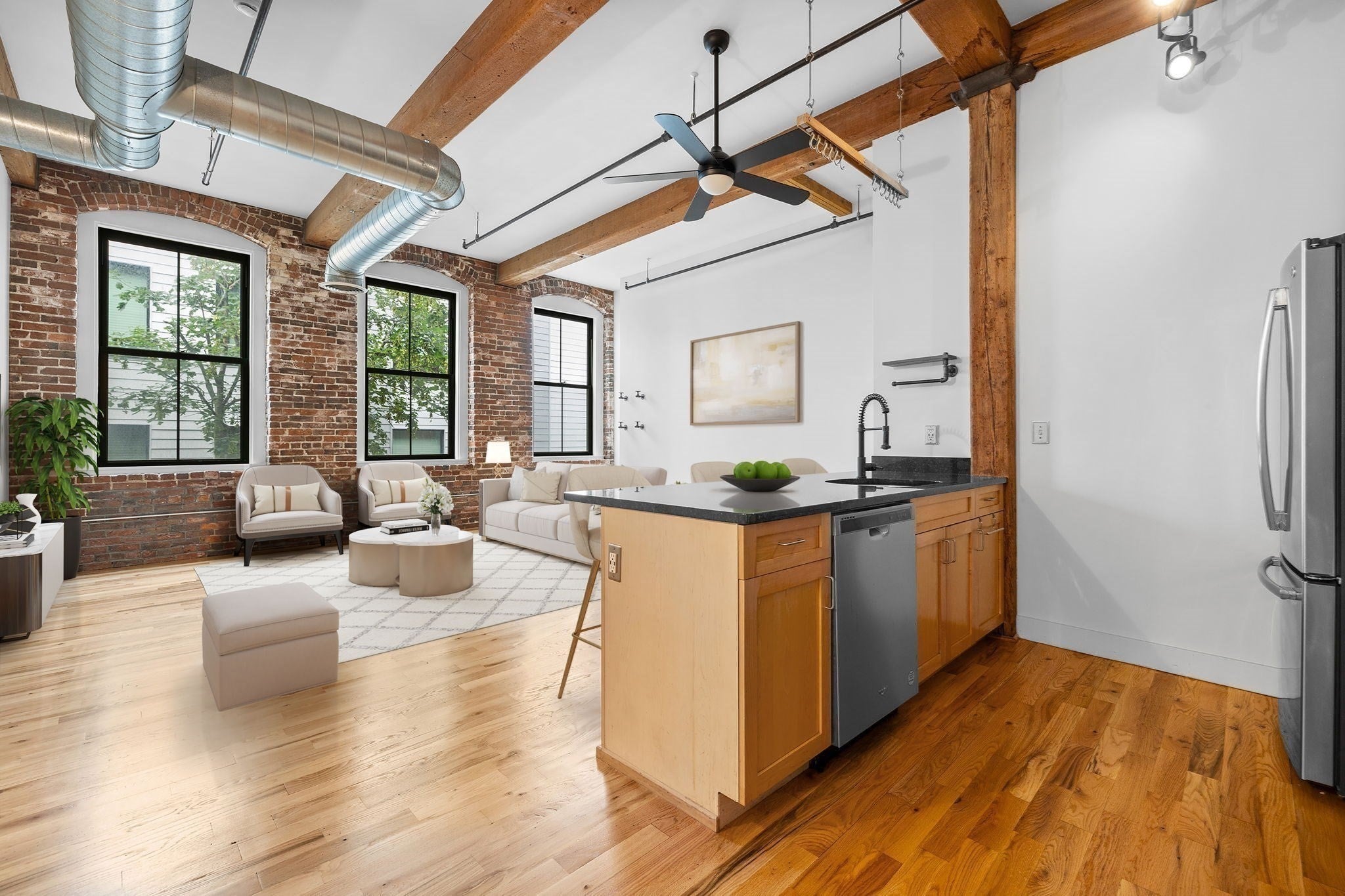 Photo of 589 Essex ST #303, Lynn, MA
