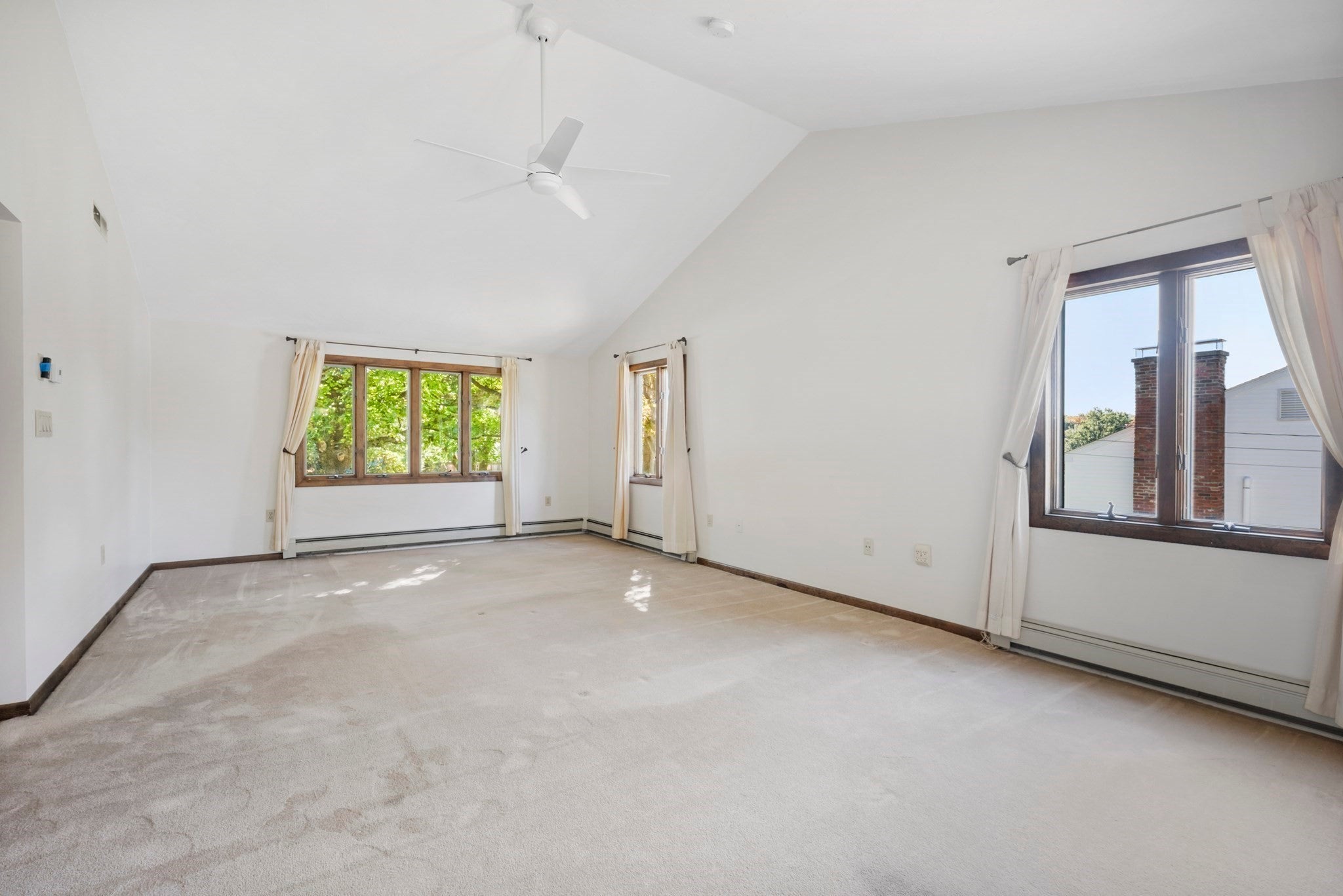 11 Carousel Dr, Millbury, MA Photo #22