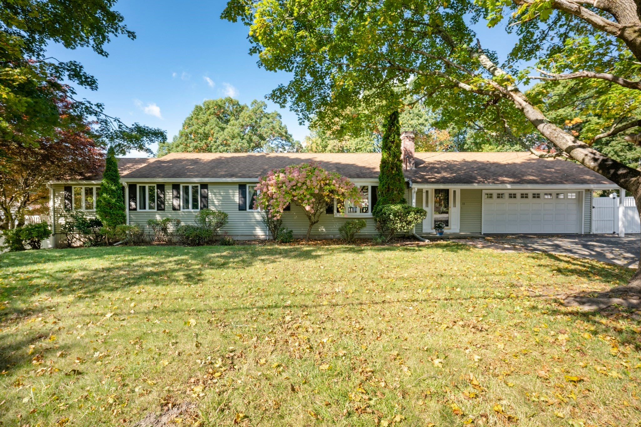 11 Carousel Dr, Millbury, MA Photo #1