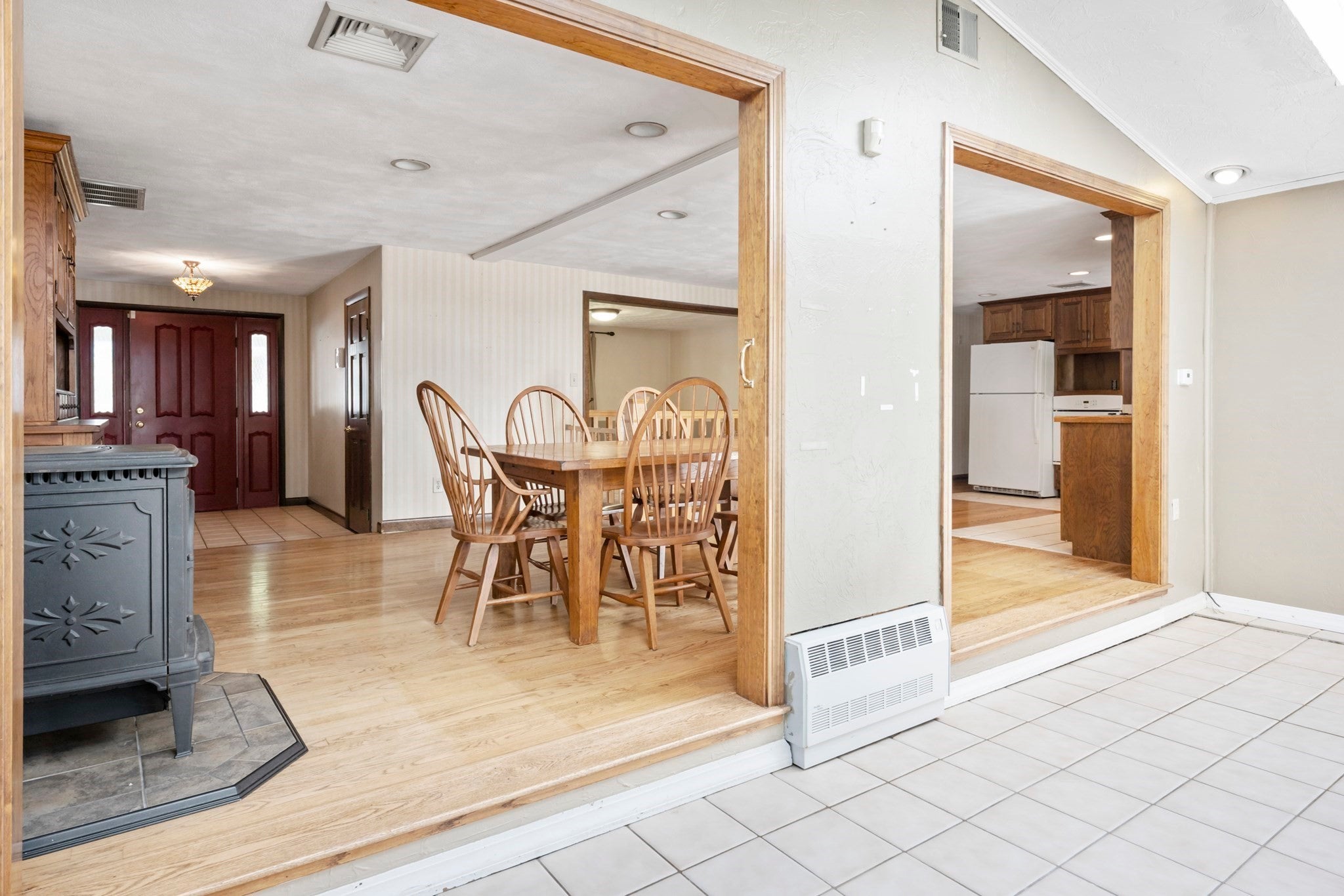 11 Carousel Dr, Millbury, MA Photo #9