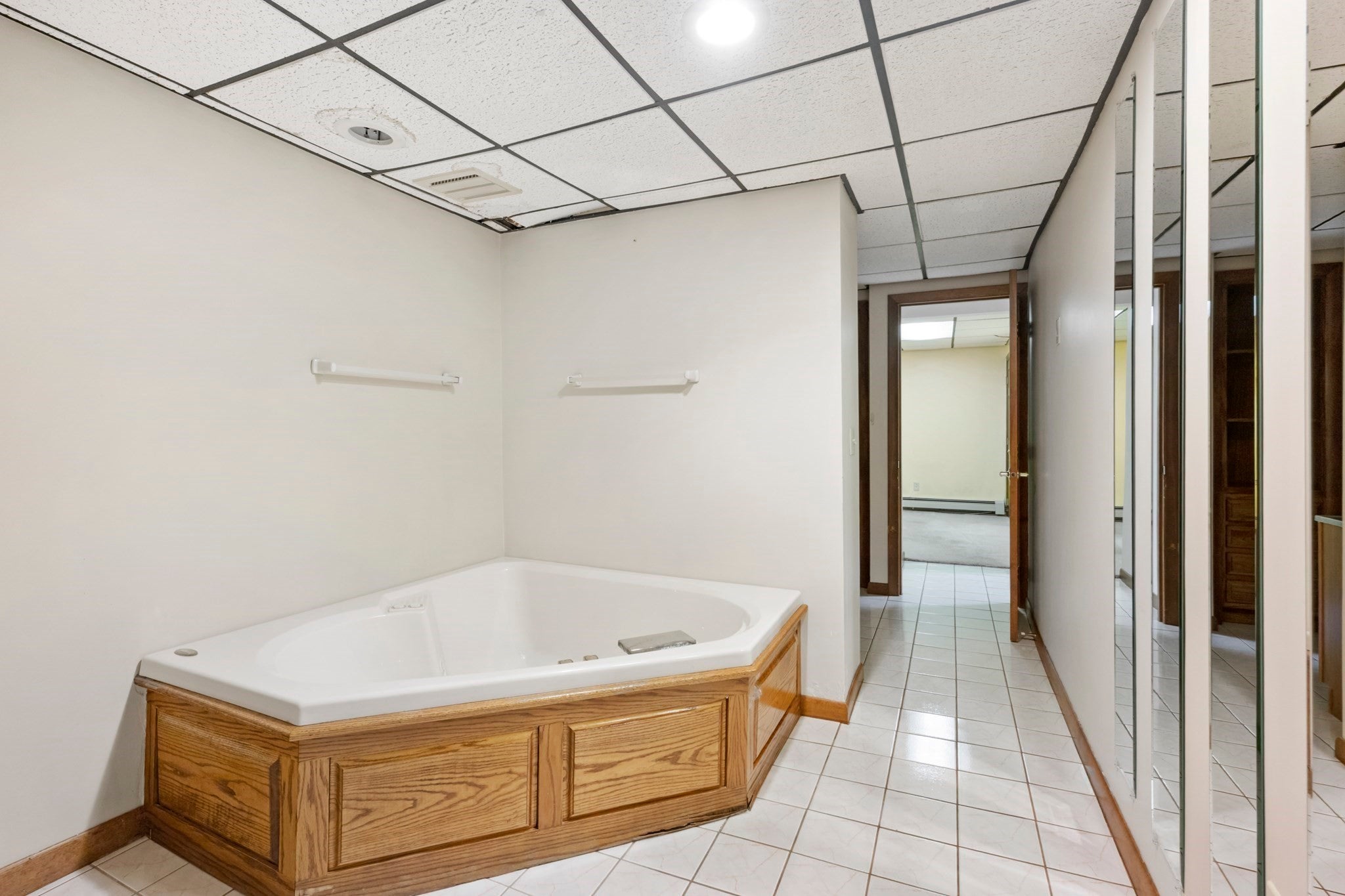 11 Carousel Dr, Millbury, MA Photo #29