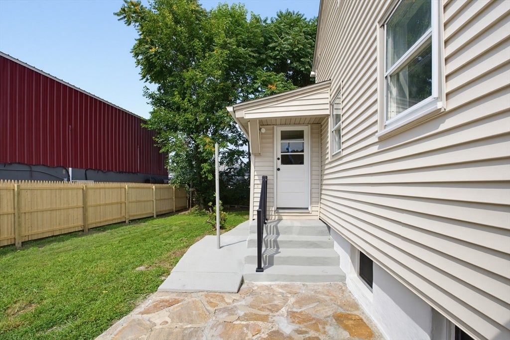 1 Railroad Ct, Millbury, MA Photo #31