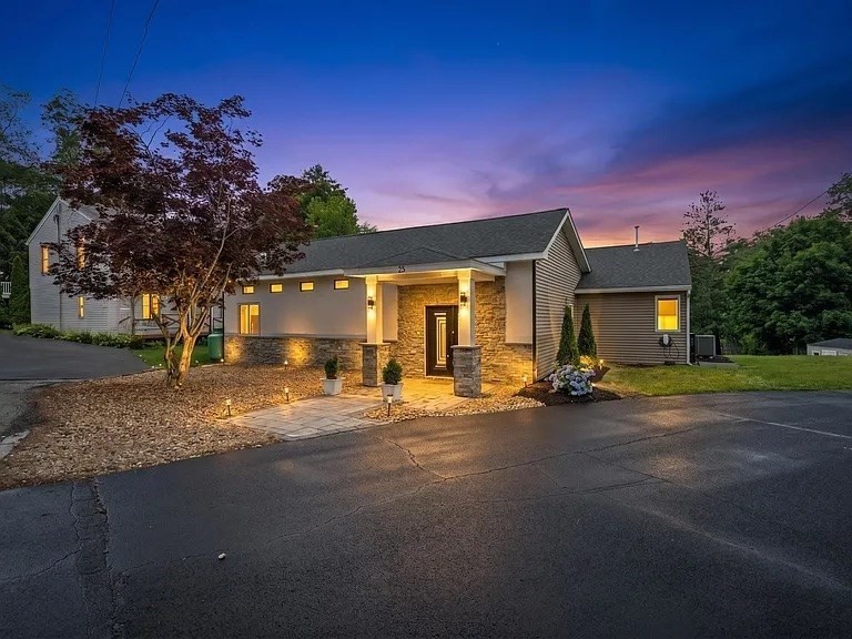23 Cove Rd