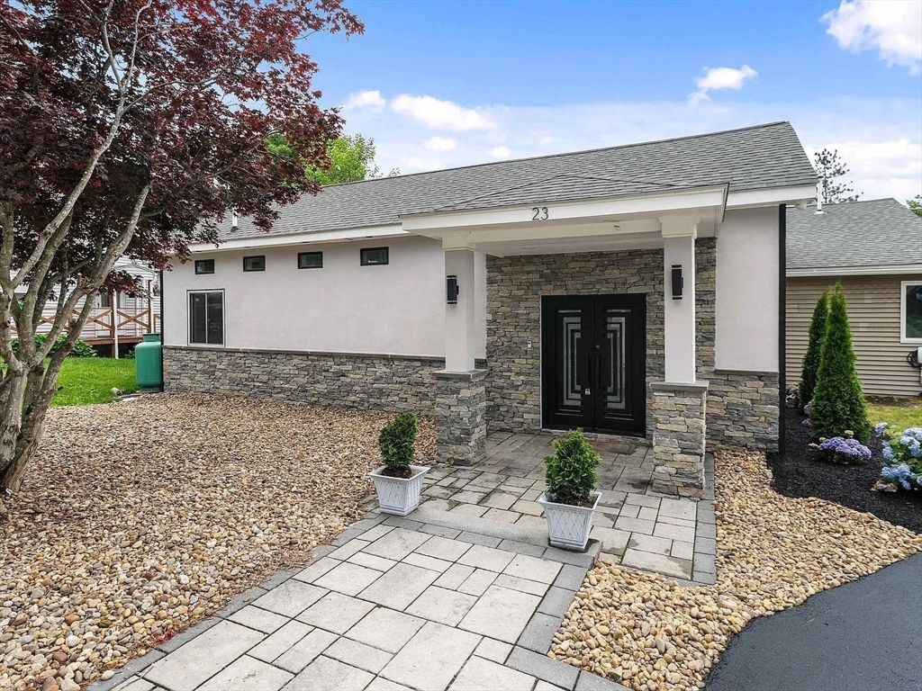 23 Cove Rd