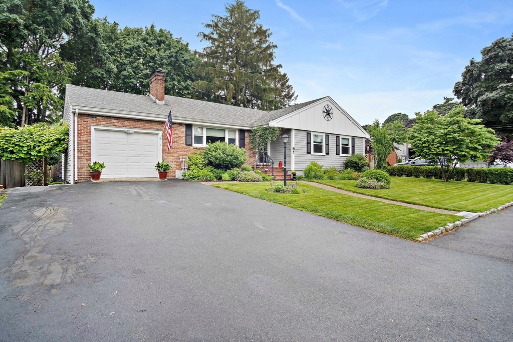 61 Hillsboro St