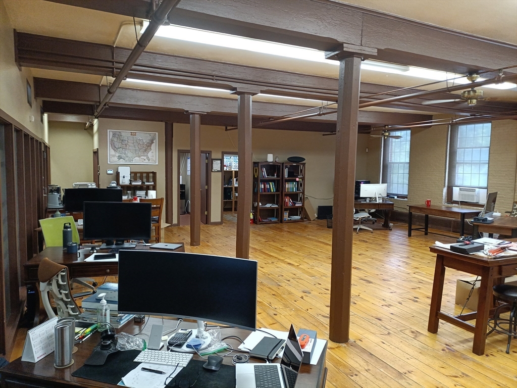 559 Main Street - Rt. 20 unit 204
