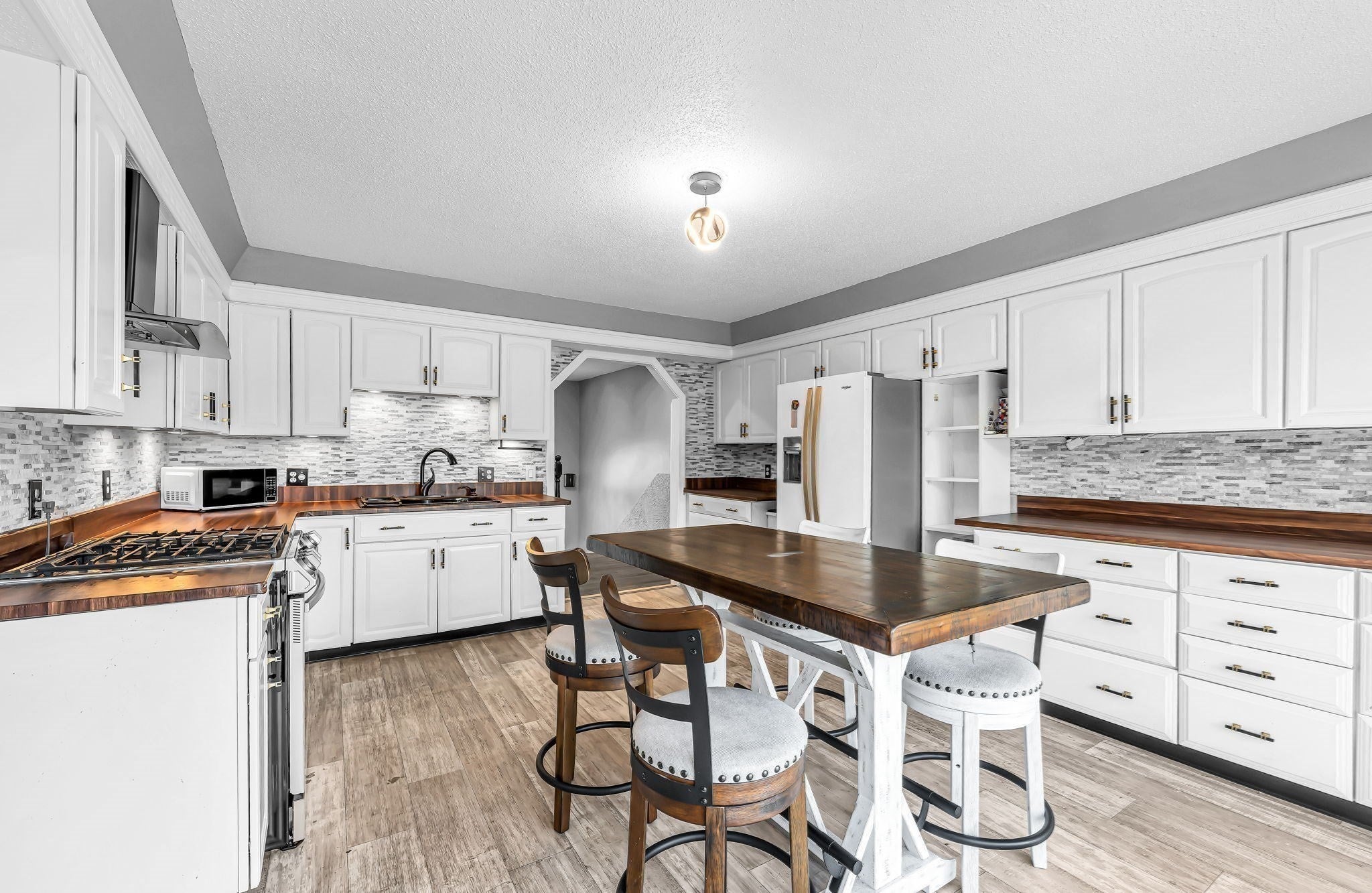 10 Robert Dr, Holyoke, MA, 10 Robert Dr, Holyoke, MA Photo #6