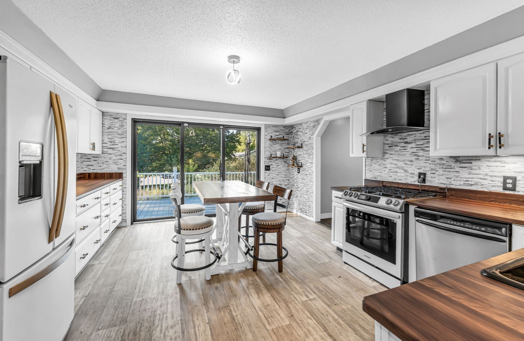 10 Robert Dr, Holyoke, MA, 10 Robert Dr, Holyoke, MA Photo #4