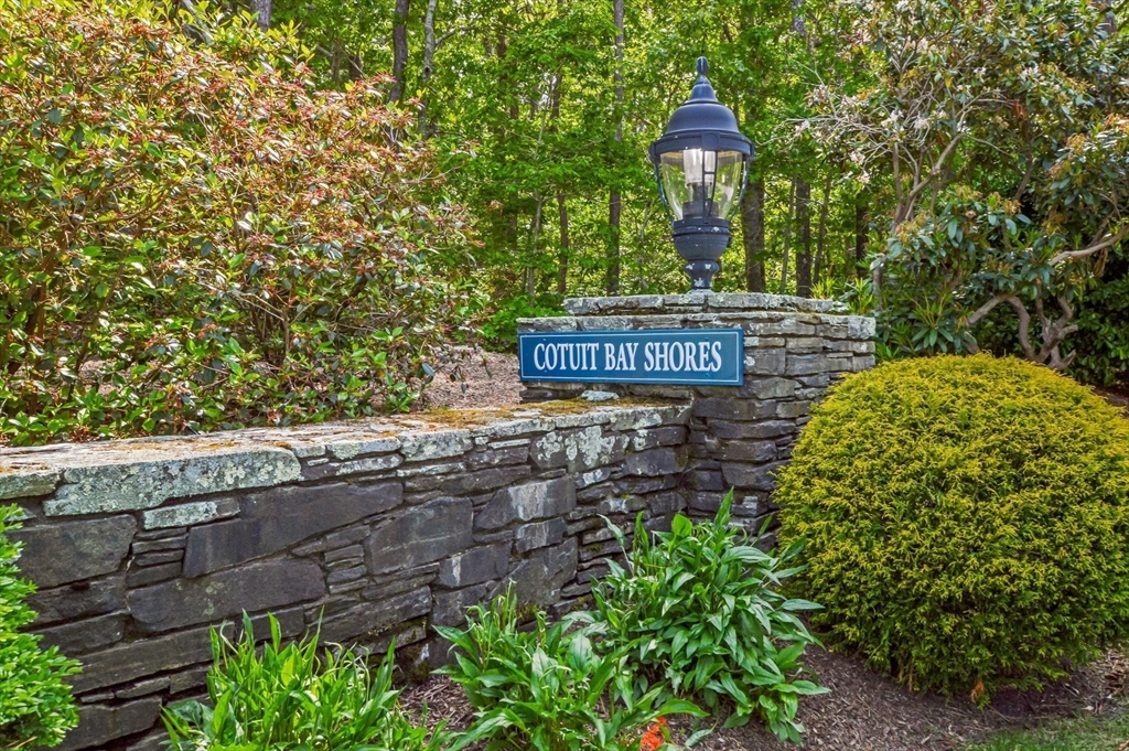 290 Cotuit Bay Dr