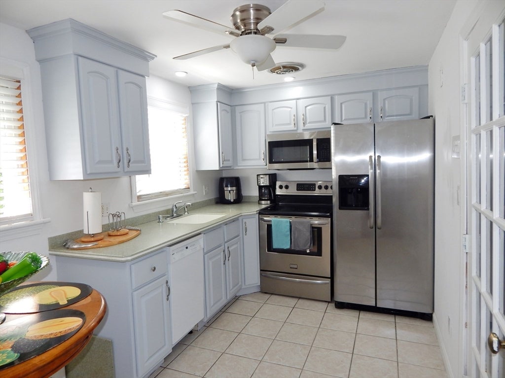 170 Carey Cir, Stoughton, MA Photo #3