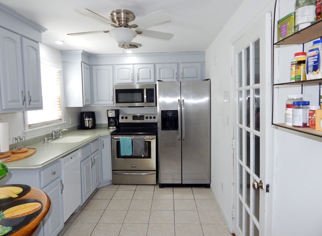 170 Carey Cir, Stoughton, MA Photo #4
