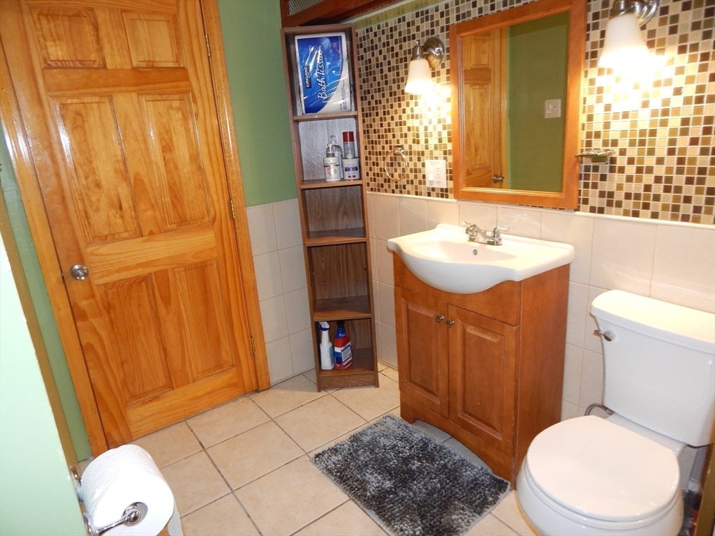 170 Carey Cir, Stoughton, MA Photo #20