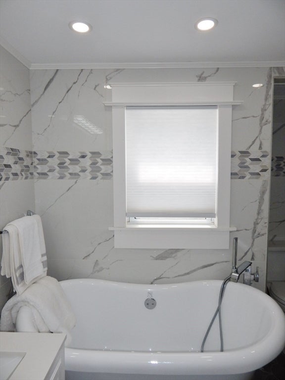 170 Carey Cir, Stoughton, MA Photo #9