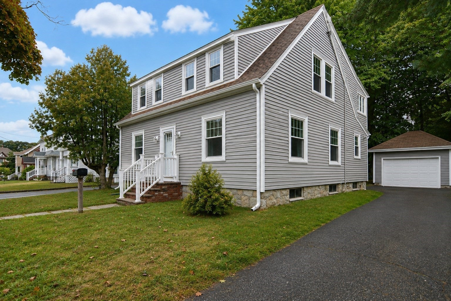 3 Oakwood Ave
