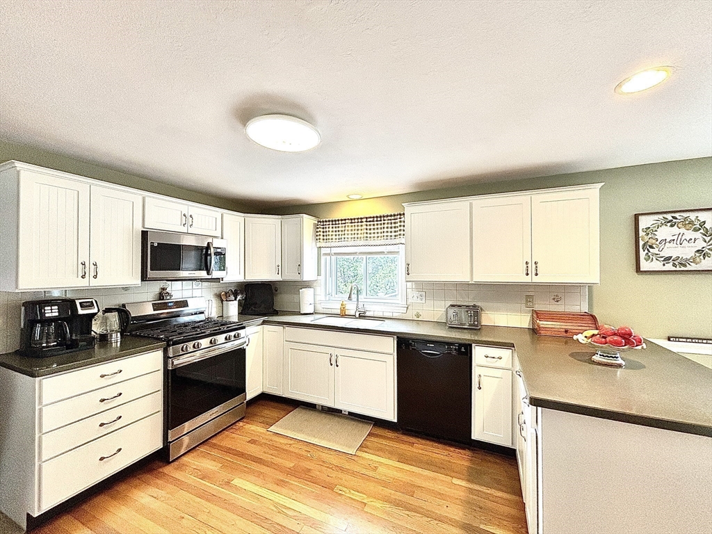 37 Barnes Cir