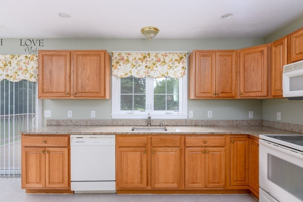 12 Autumn Woods Dr 12