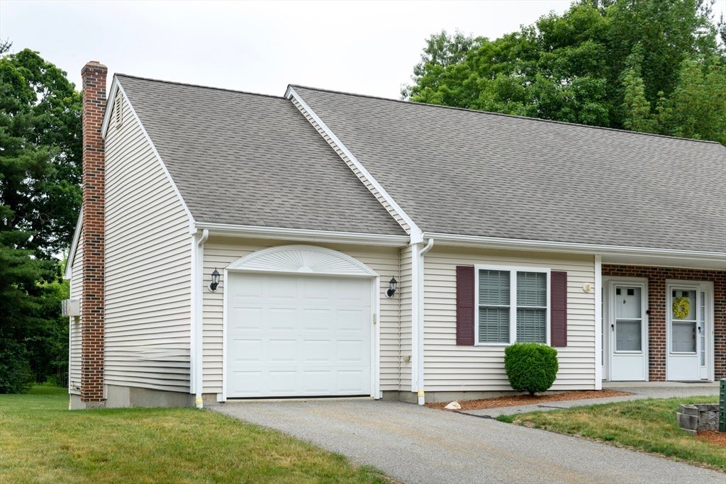 12 Autumn Woods Dr 12