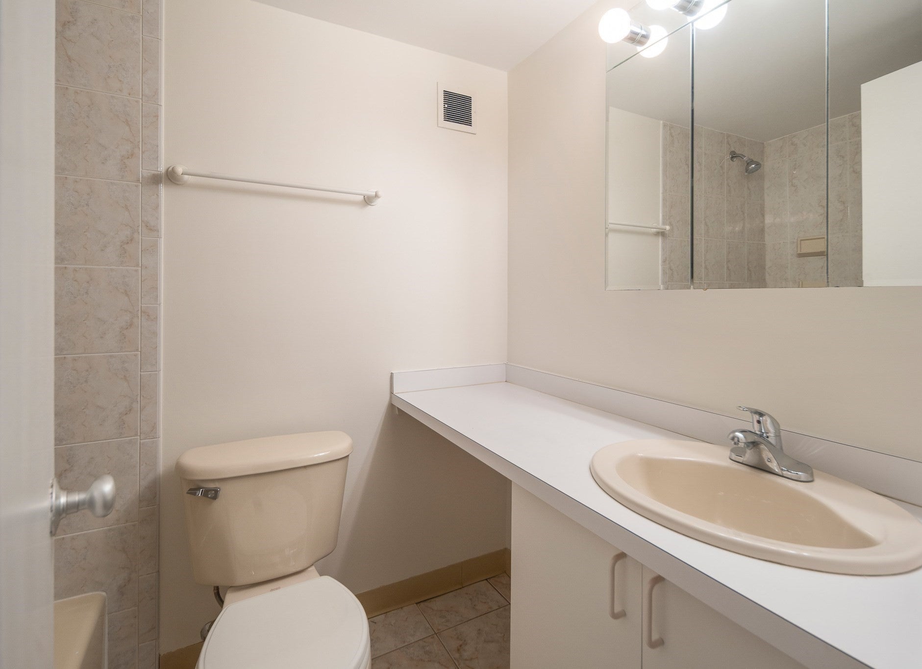 200 Swanton St #T14, Winchester, MA, 200 Swanton St #T14, Winchester, MA Photo #14