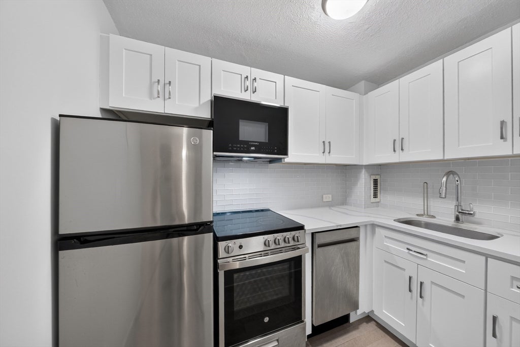19 Winchester ST #208, Brookline, MA Photo #9