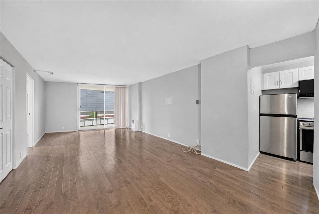 19 Winchester ST #208, Brookline, MA Photo #8