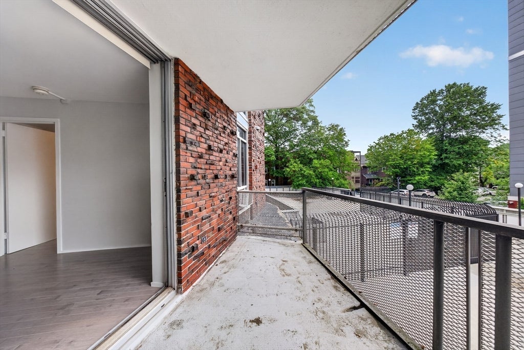 19 Winchester ST #208, Brookline, MA Photo #5