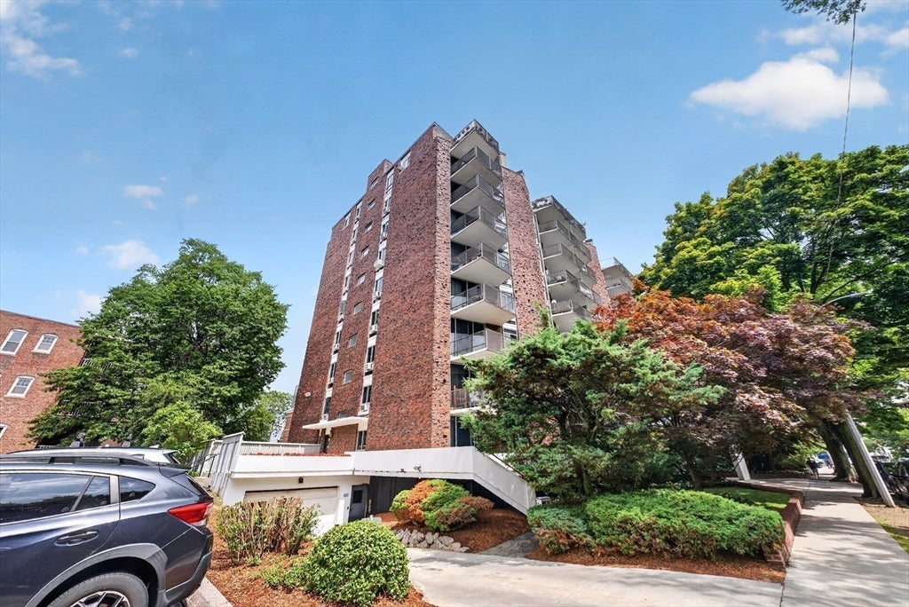 19 Winchester ST #208, Brookline, MA Photo #18