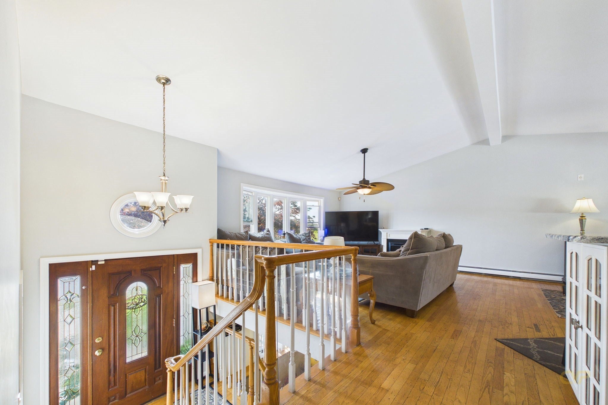 6 Lighthouse Ln