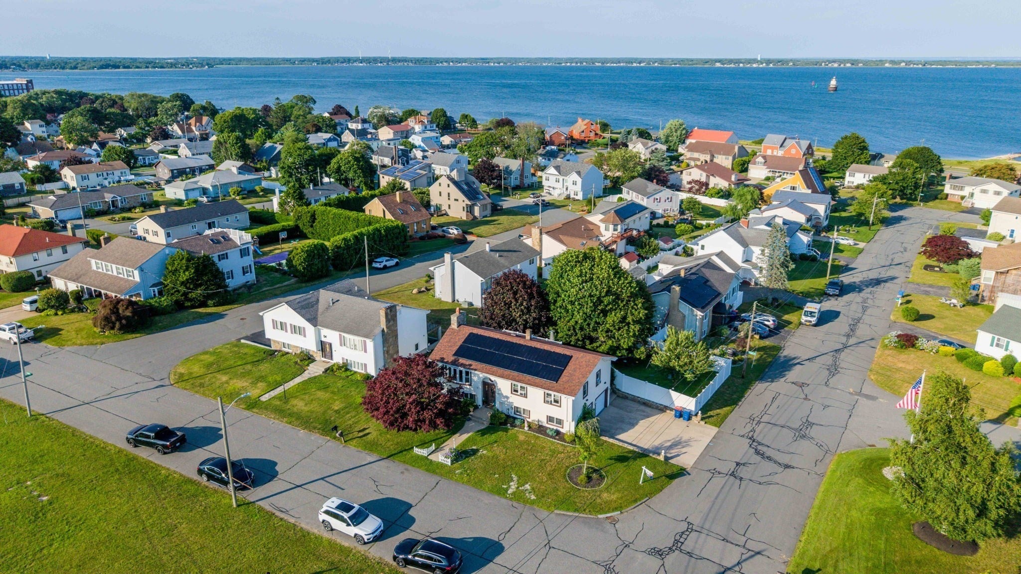 6 Lighthouse Ln